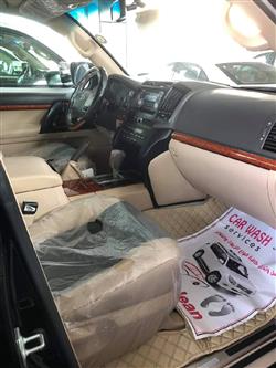 تۆیۆتا لاند کروزەر